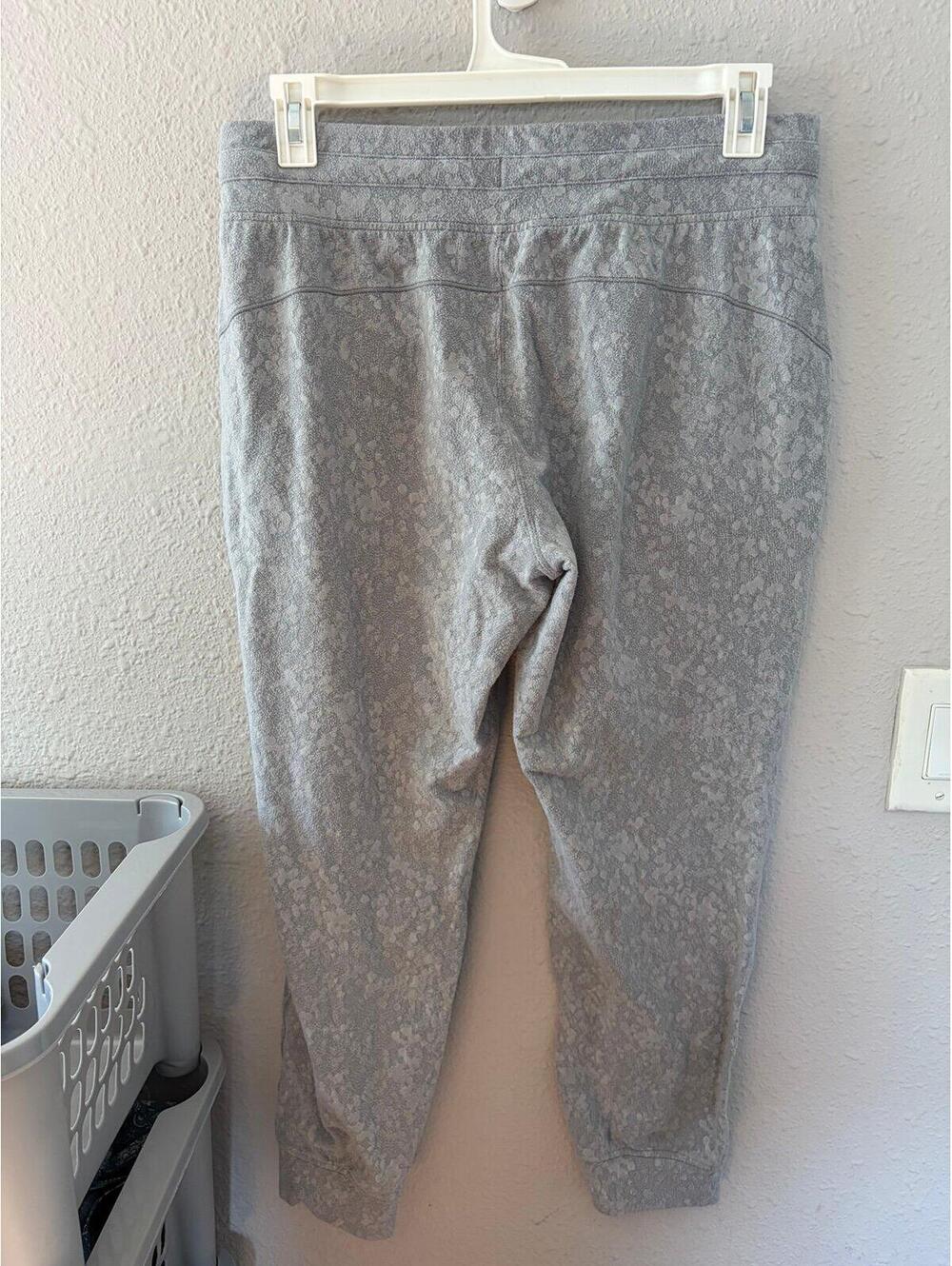 Lululemon Ready to Rulu Jogger 29in Grey Print size 12. $108 retail. Previous pi - Picture 4 of 7